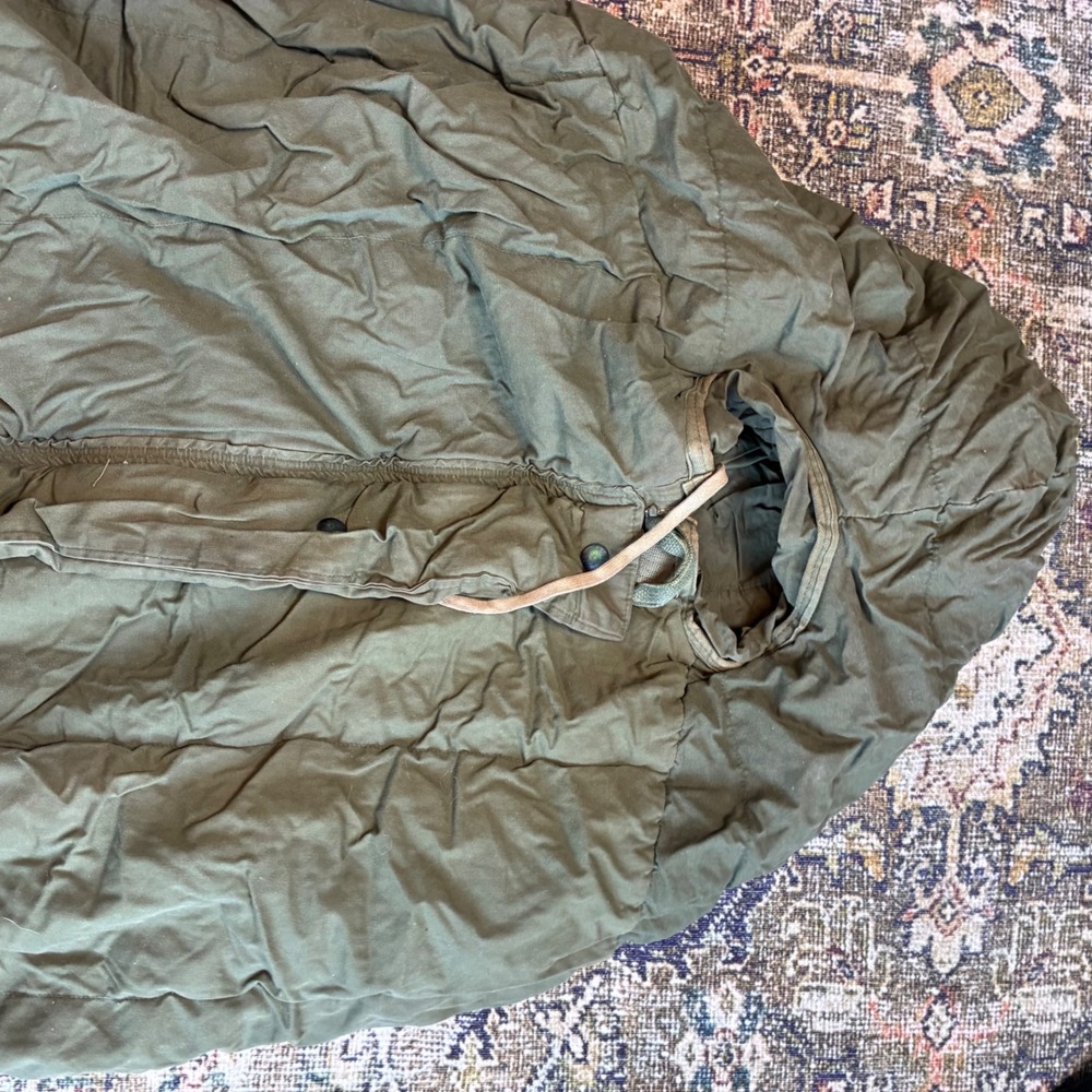 US Military Extreme Cold Weather Sleeping Bag Olive Drab Green Vintage Mummy Bag - Picture 13 of 16